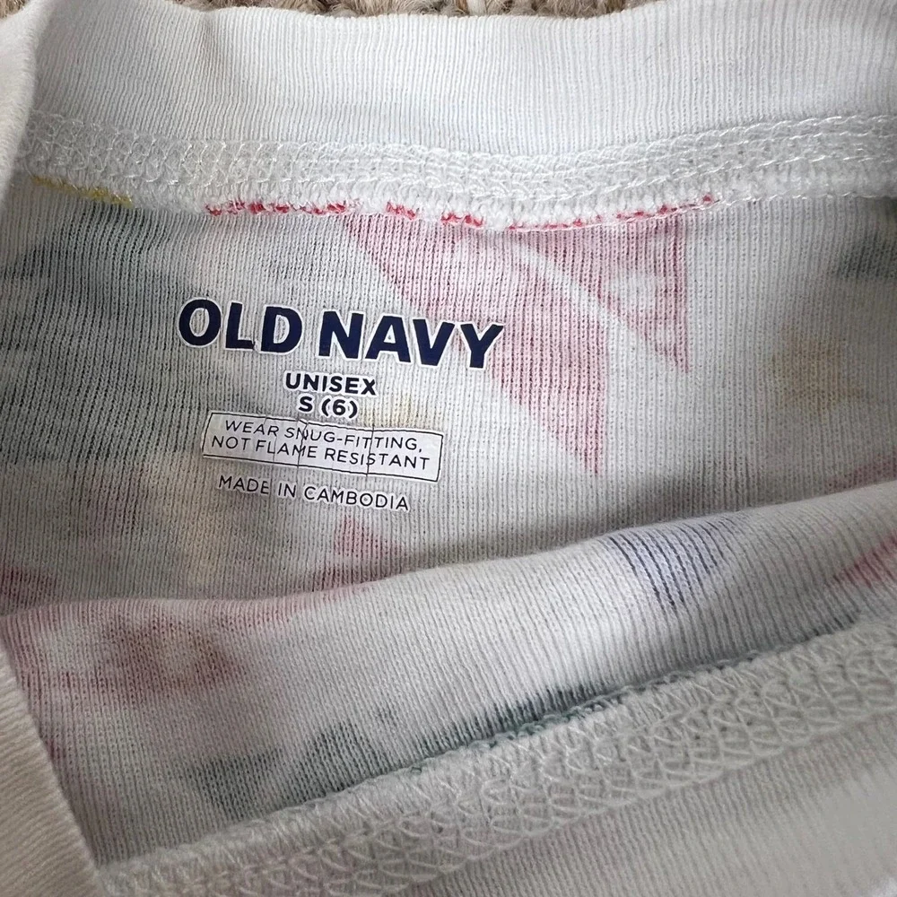 Old Navy Kids Unisex Christmas Tree Pajama Set White Red Green Size S 6 Holiday